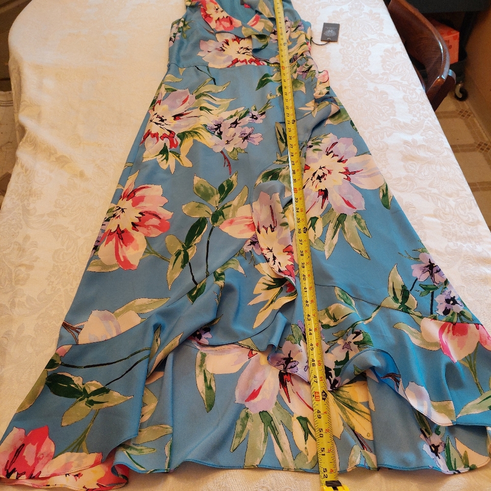 Vince Camuto blue floral faux wrap ruffle dress. Size 8 - Picture 12 of 12